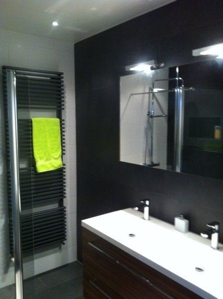 Oskam-Bodegraven-aannemersbedrijf-badkamer-renovatie-tegelwerk-badkamermeubel-douche-installeren