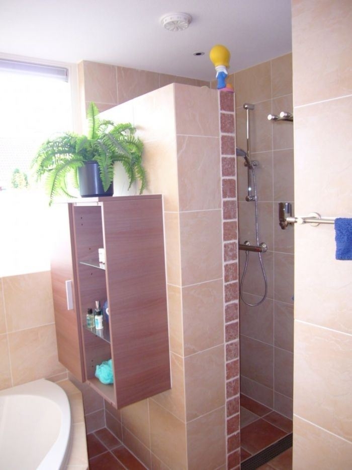 Stukadoors-&-Aannemingsbedrijf-Oskam-badkamer-renovatie-inloopdouche-sanitair-installeren-wand-en-vloer-betegelen